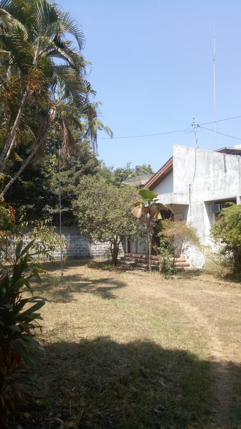 Huge potential for this warehouse/land for sale direct access on the Singaraja main road
