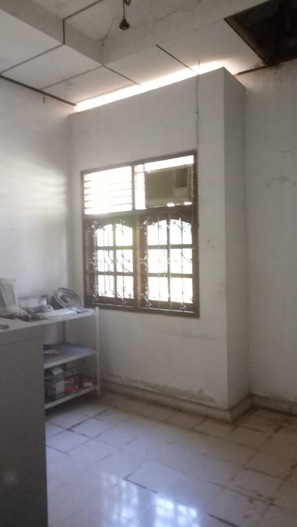 Huge potential for this warehouse/land for sale direct access on the Singaraja main road