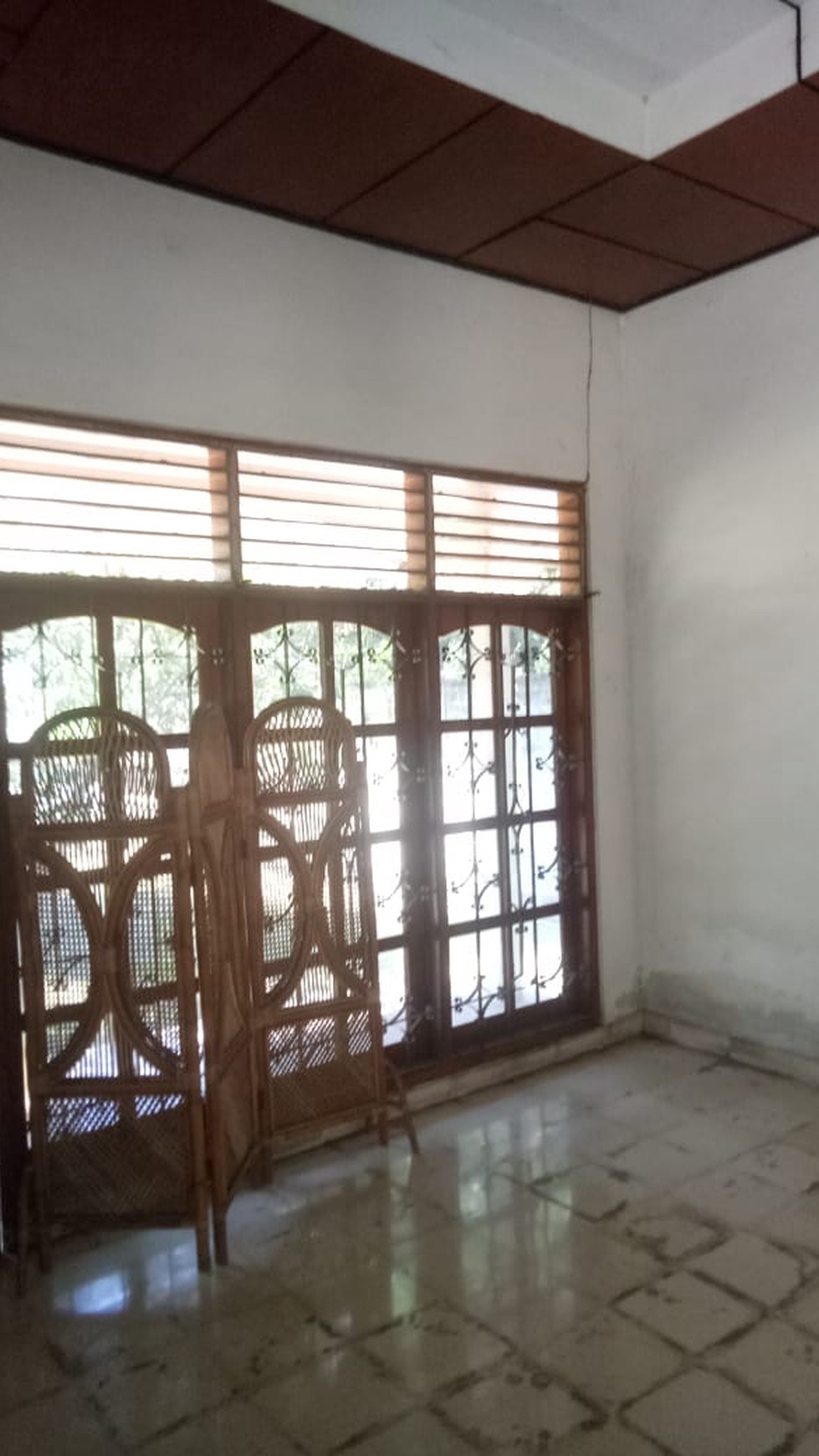 Huge potential for this warehouse/land for sale direct access on the Singaraja main road