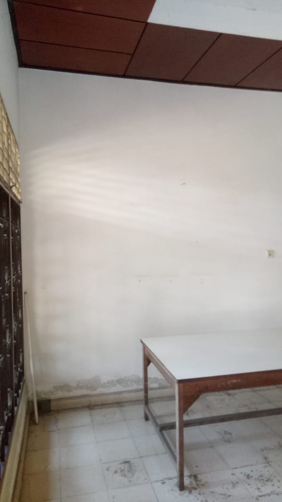 Huge potential for this warehouse/land for sale direct access on the Singaraja main road