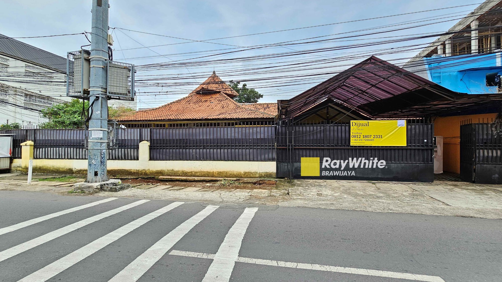 Rumah di Mampang Prapatan VIII, Jakarta Selatan, di hook, 2 km ke tol dalam kota