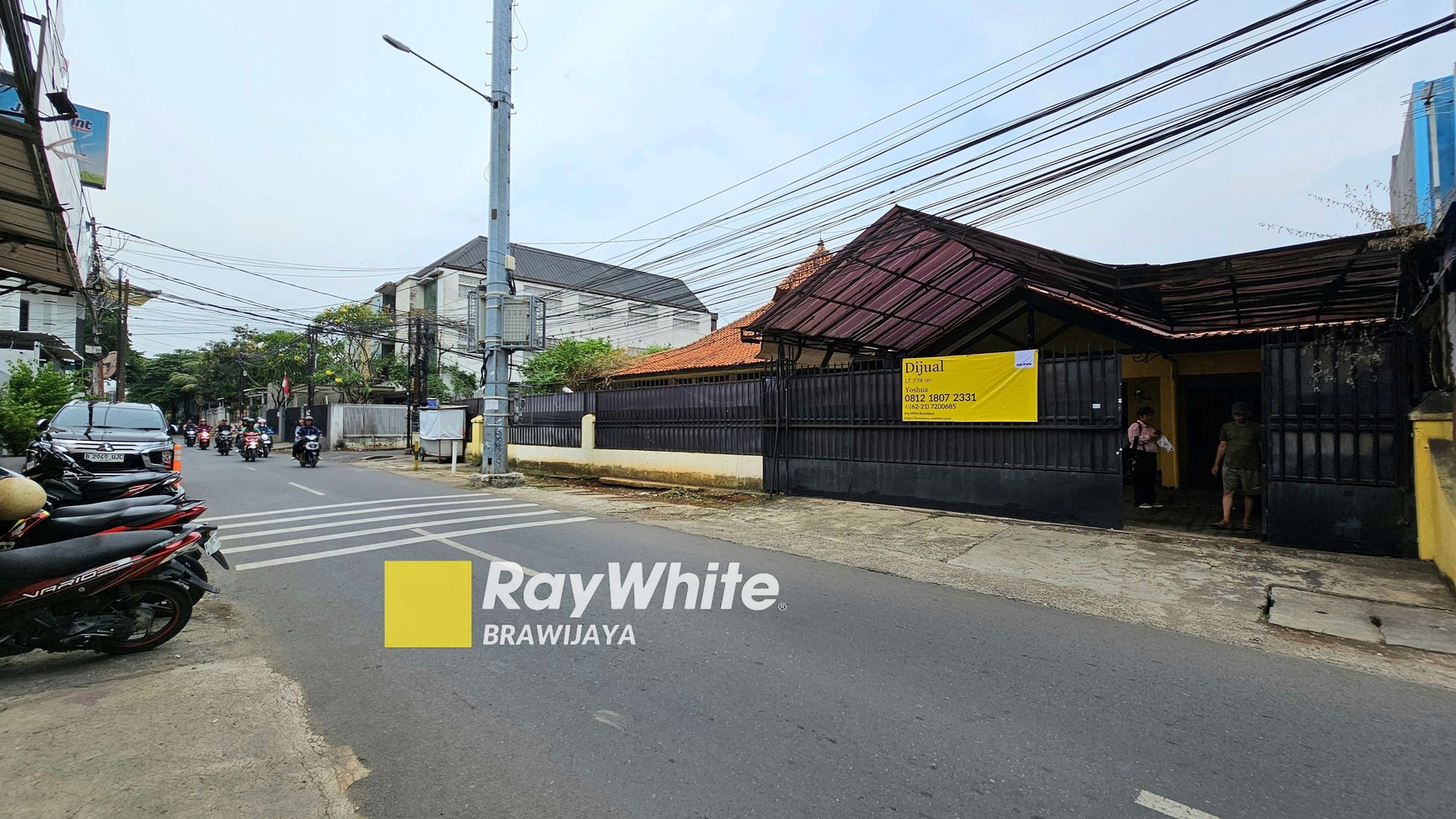 Rumah di Mampang Prapatan VIII, Jakarta Selatan, di hook, 2 km ke tol dalam kota