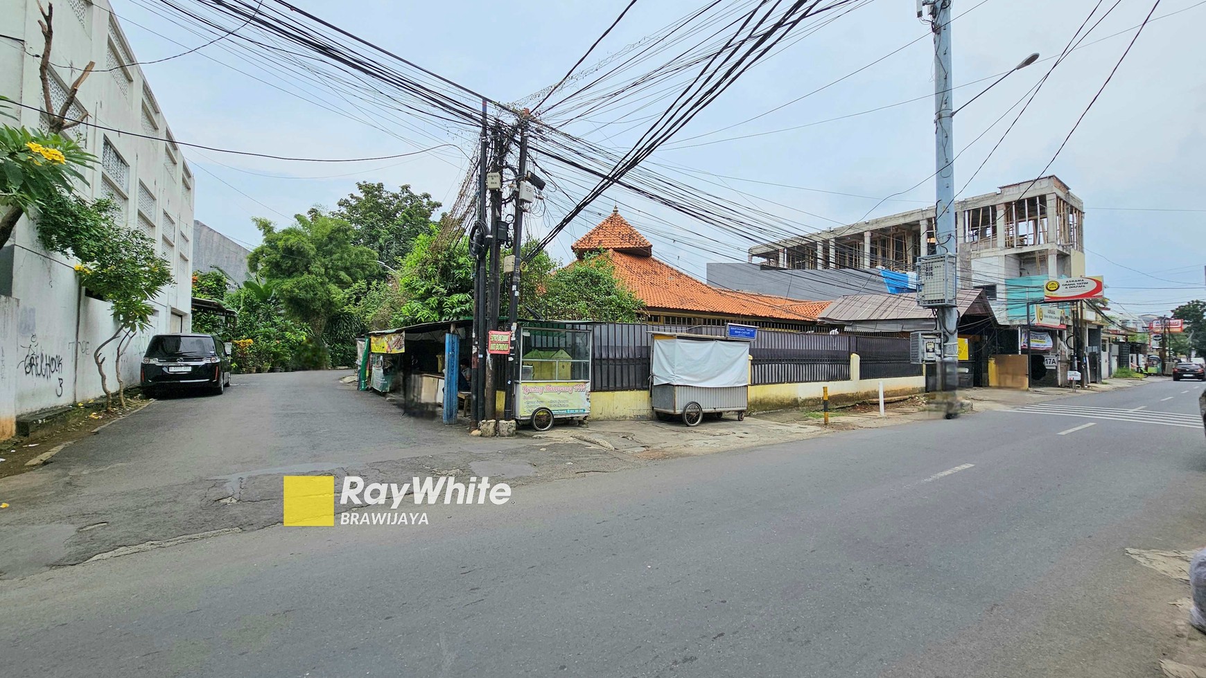 Rumah di Mampang Prapatan VIII, Jakarta Selatan, di hook, 2 km ke tol dalam kota