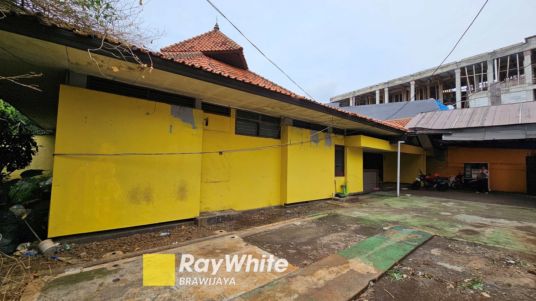 Rumah di Mampang Prapatan VIII, Jakarta Selatan, di hook, 2 km ke tol dalam kota