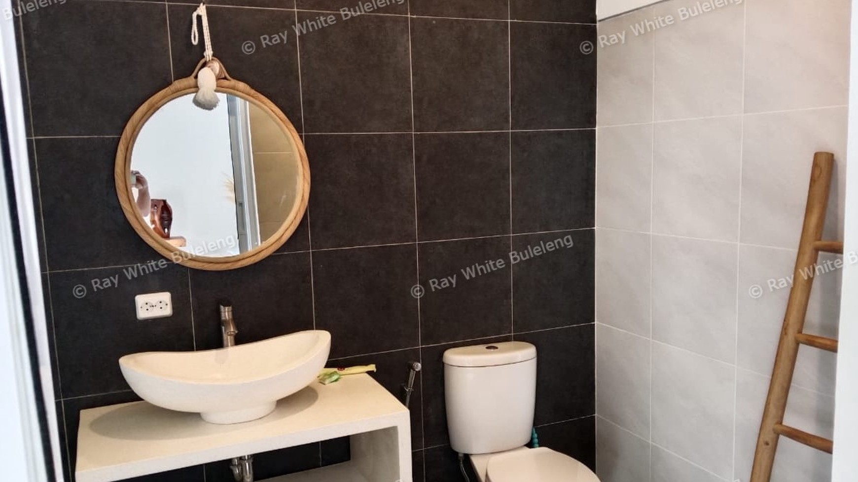 Super Ocean View Villa For Sale in Lovina