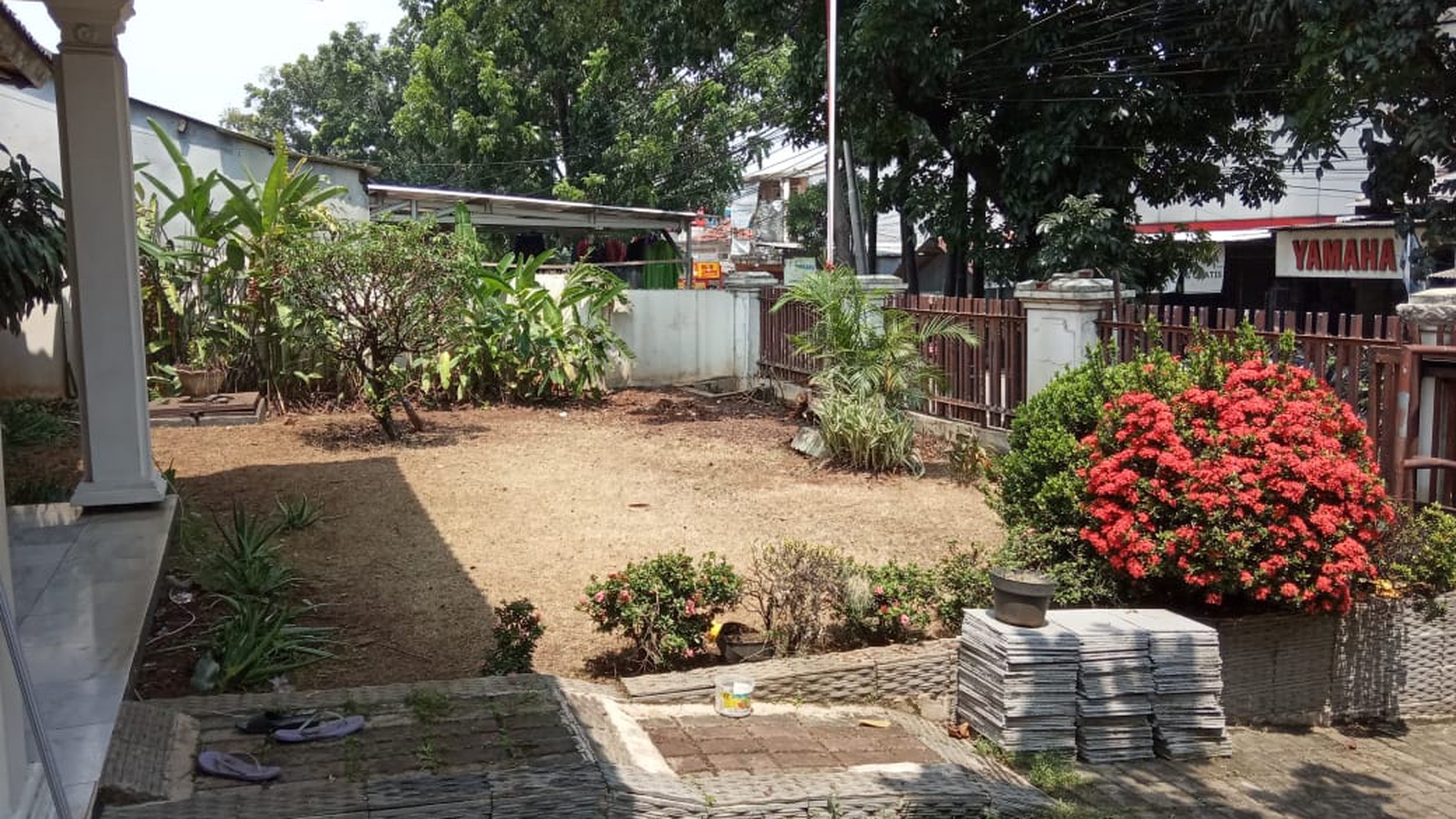 Tanah Saja Bonus Rumah Tinggal Luas 960m2 di Ciracas Jakarta Timur