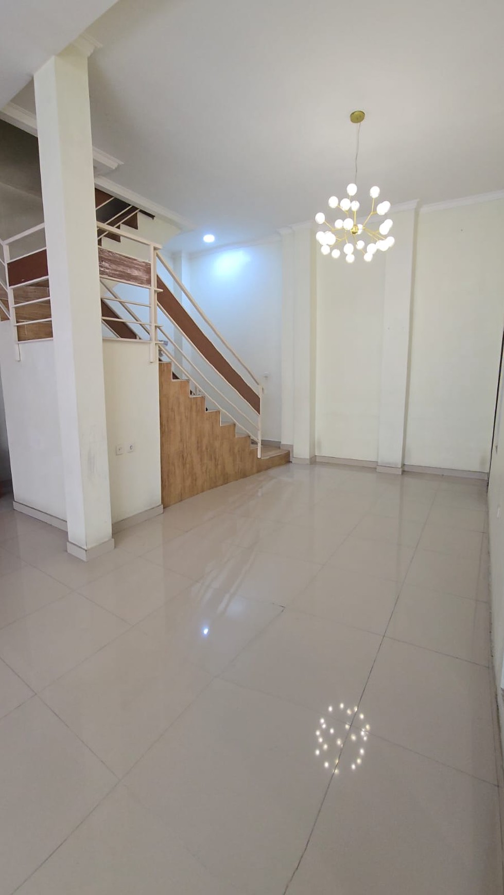 Rumah Nusa Loka BSD City, 2 lantai di Blok depan dekat Pasar Modern BSD