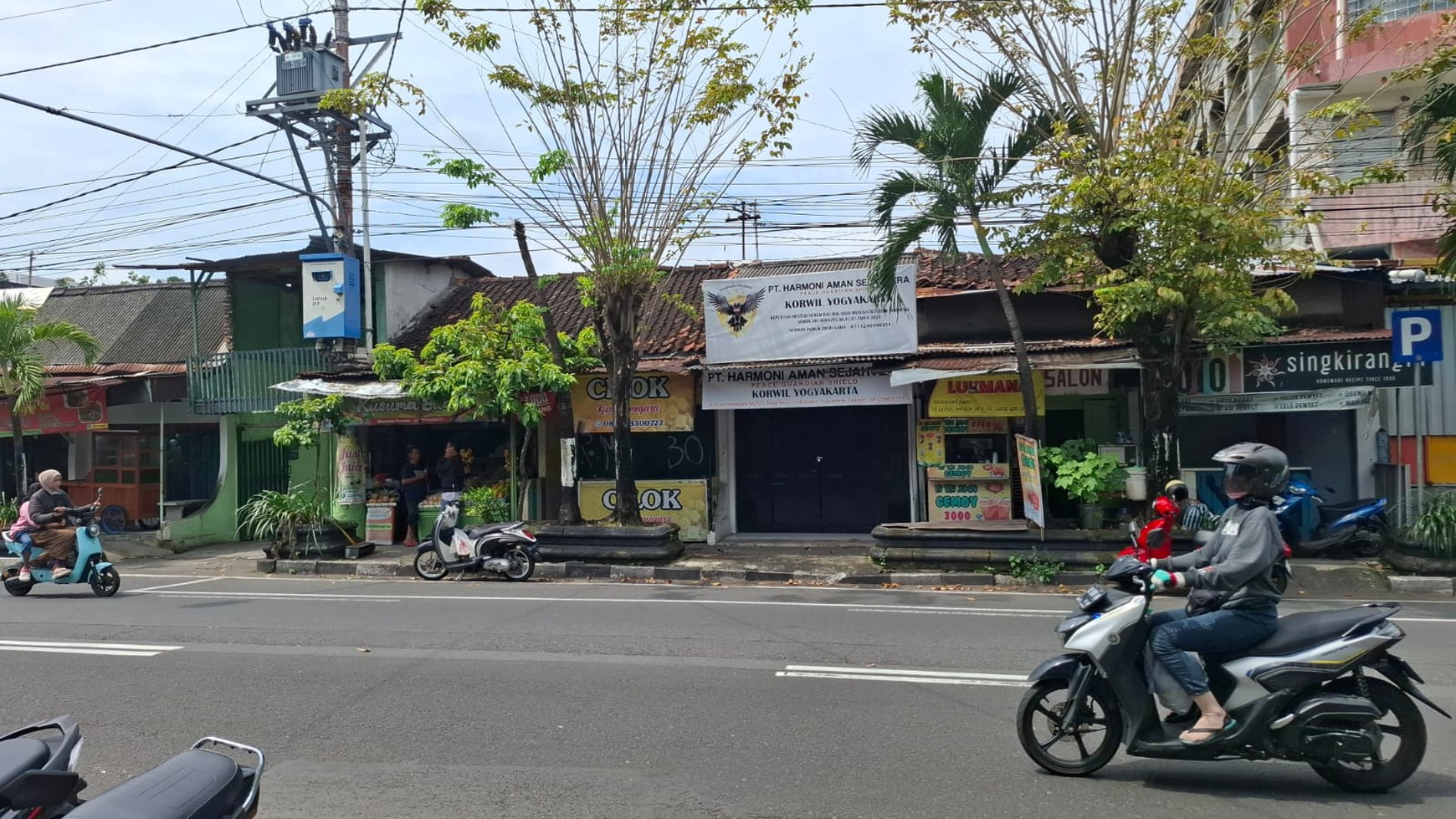Tanah Luas 1600 Meter Persegi Lokasi Premium di Jalan Kusumanegara Yogyakarta