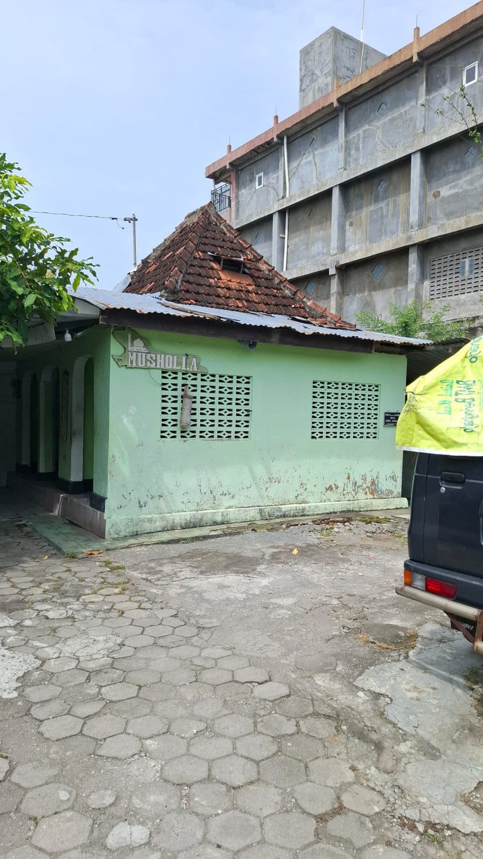Tanah Luas 1600 Meter Persegi Lokasi Premium di Jalan Kusumanegara Yogyakarta