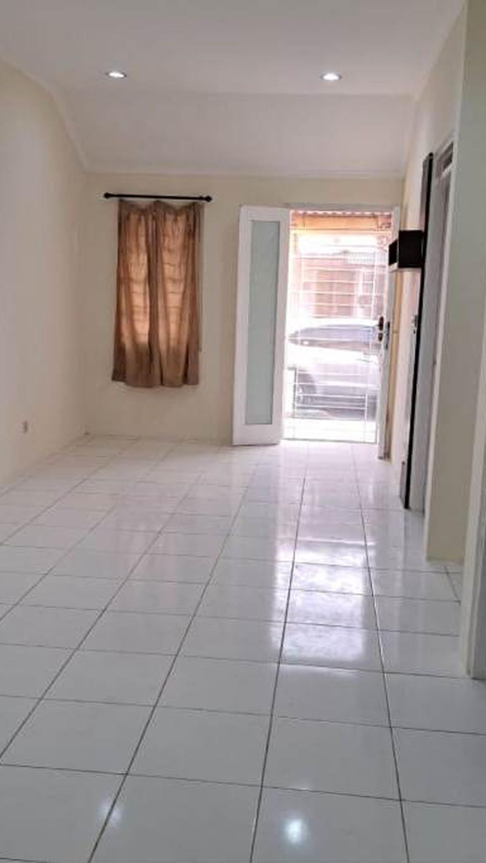Dijual rumah di Taman Ubud Indah Lippo Karawaci Tangerang
