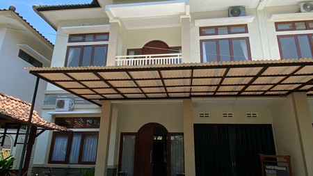 RUMAH TINGGAL 2 LANTAI DALAM PERUM JL JAMBON