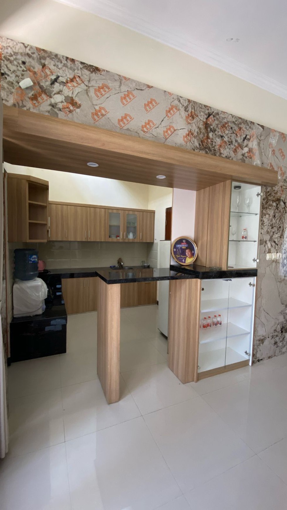 RUMAH TINGGAL 2 LANTAI DALAM PERUM JL JAMBON