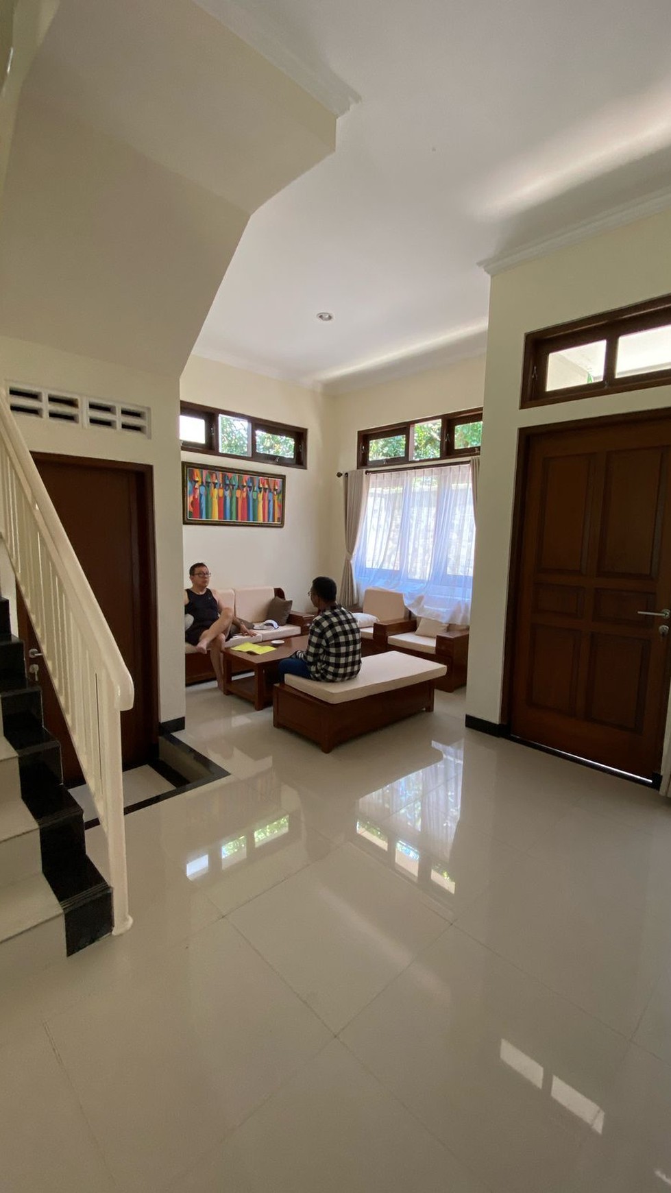 RUMAH TINGGAL 2 LANTAI DALAM PERUM JL JAMBON