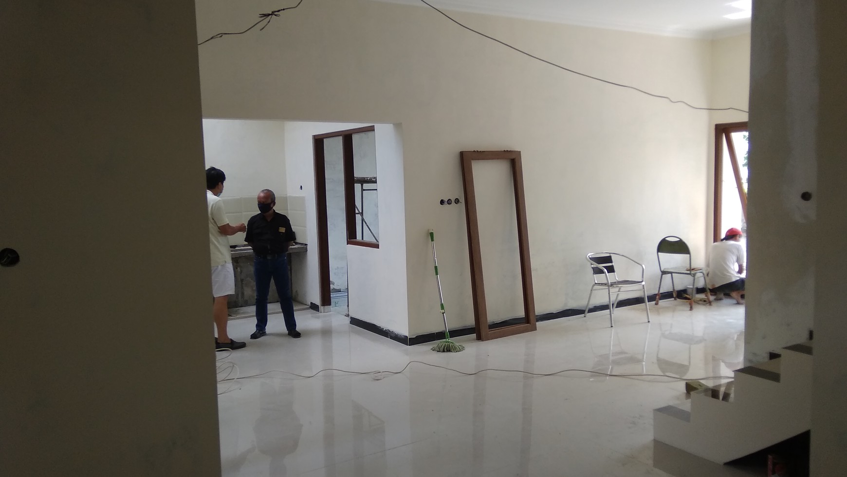 RUMAH TINGGAL 2 LANTAI DALAM PERUM JL JAMBON