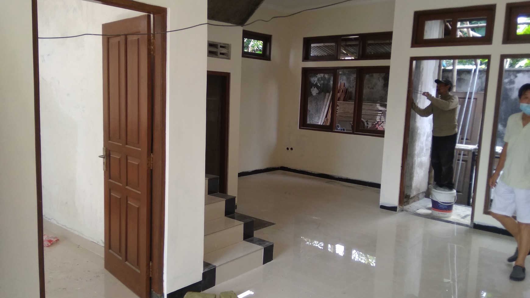 RUMAH TINGGAL 2 LANTAI DALAM PERUM JL JAMBON