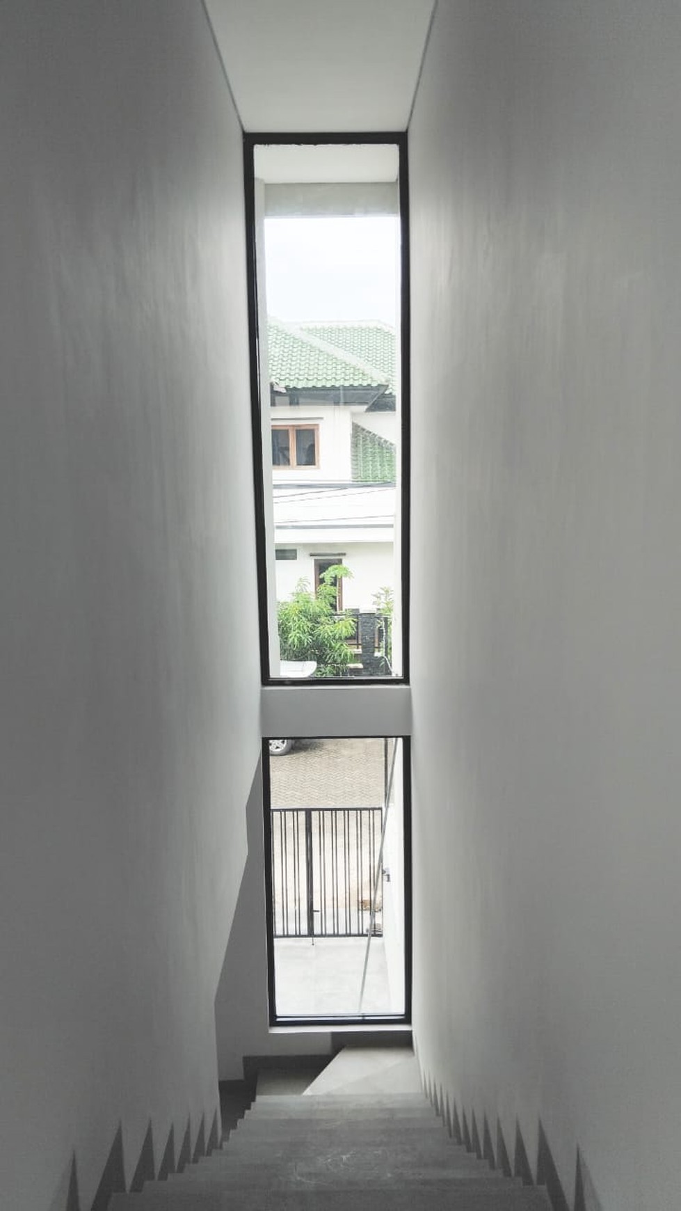 Rumah Baru Villa Melati Mas Serpong Tangerang Selatan, Row Jalan Lebar, Cluster Terdepan Strategis Siap Huni