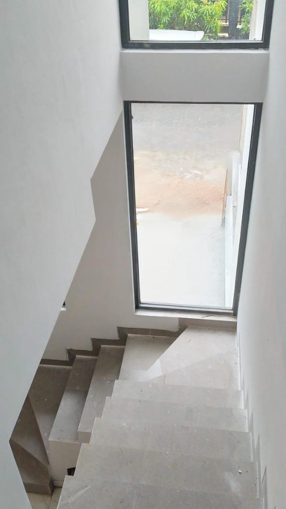 Rumah Baru Villa Melati Mas Serpong Tangerang Selatan, Row Jalan Lebar, Cluster Terdepan Strategis Siap Huni