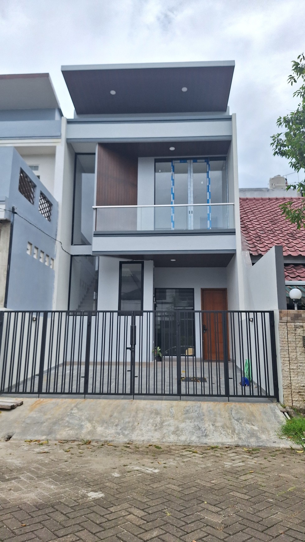 Rumah Baru Villa Melati Mas Serpong Tangerang Selatan, Row Jalan Lebar, Cluster Terdepan Strategis Siap Huni