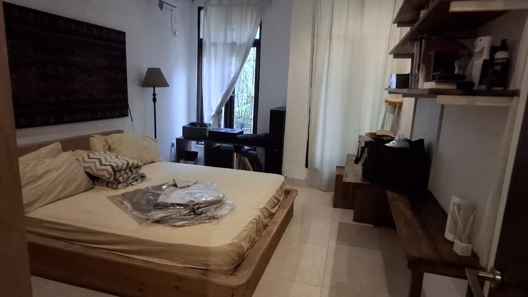 Rumah Asri Halaman Luas Bintaro Jaya Sektor 3A Lingkungan Tenang