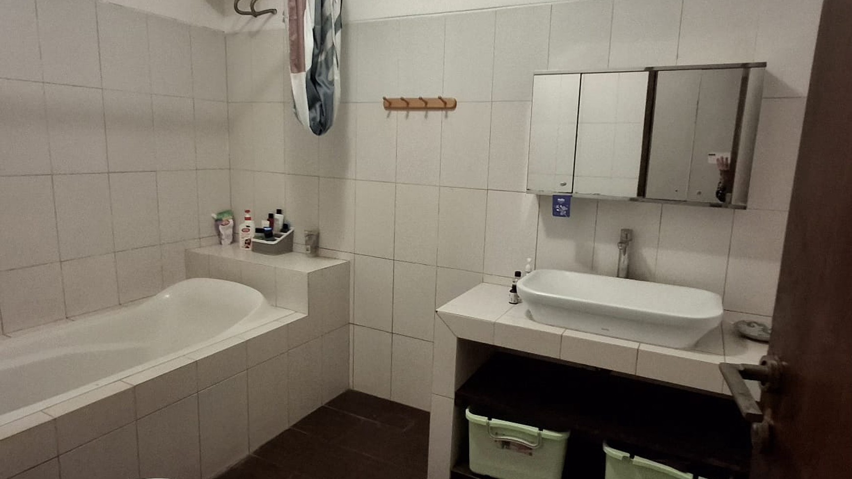 Rumah Asri Halaman Luas Bintaro Jaya Sektor 3A Lingkungan Tenang