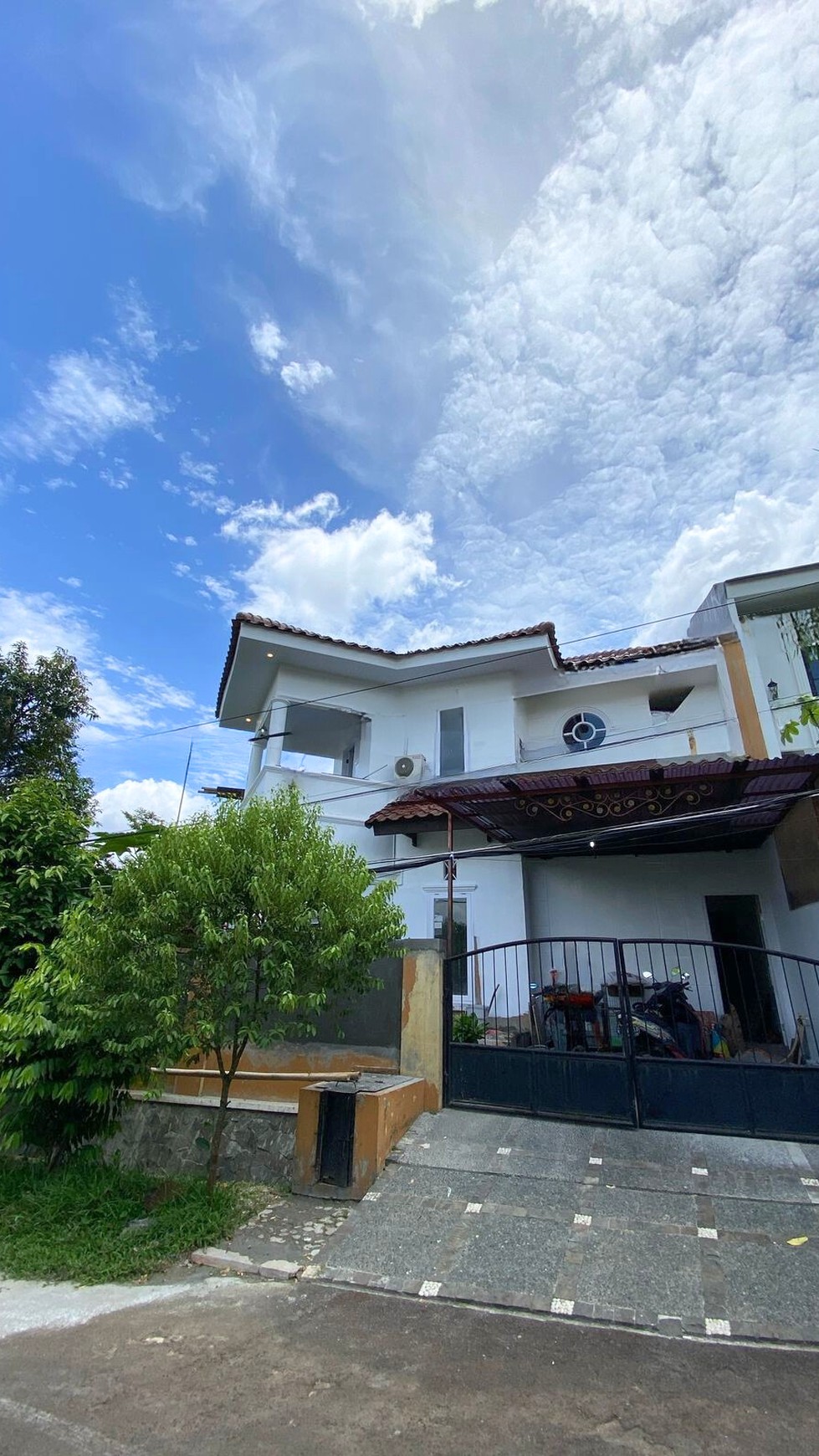 Cinere mega cinere rumah hoek 4KT belakang informa