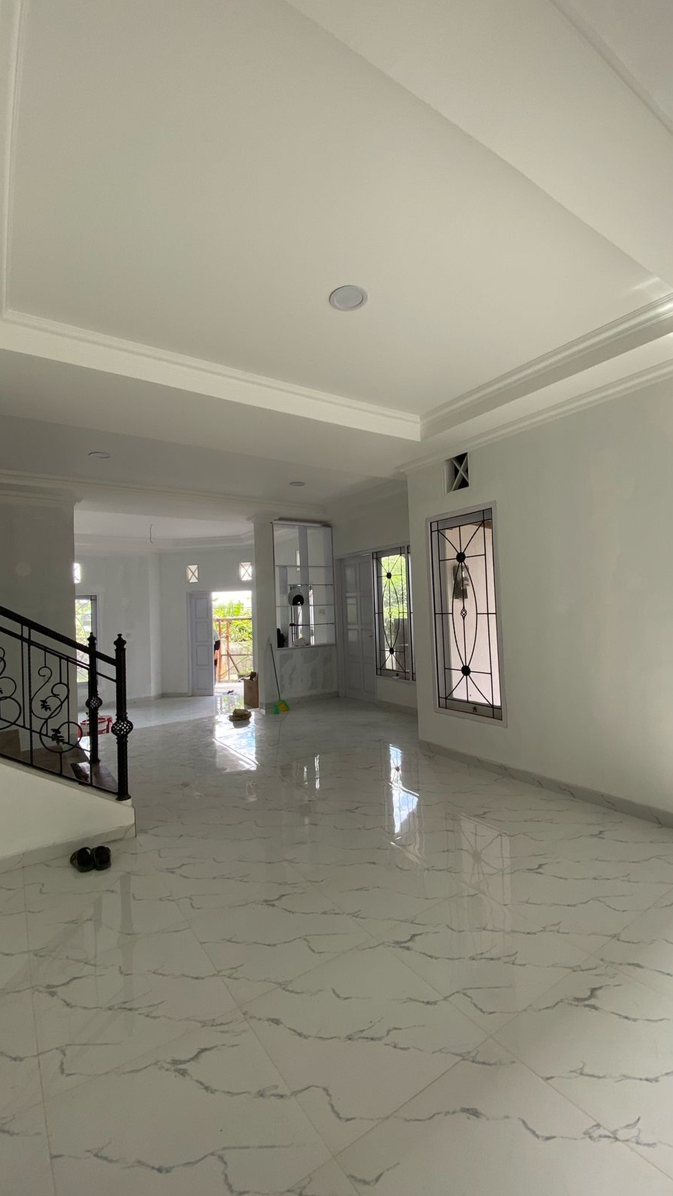 Cinere mega cinere rumah hoek 4KT belakang informa