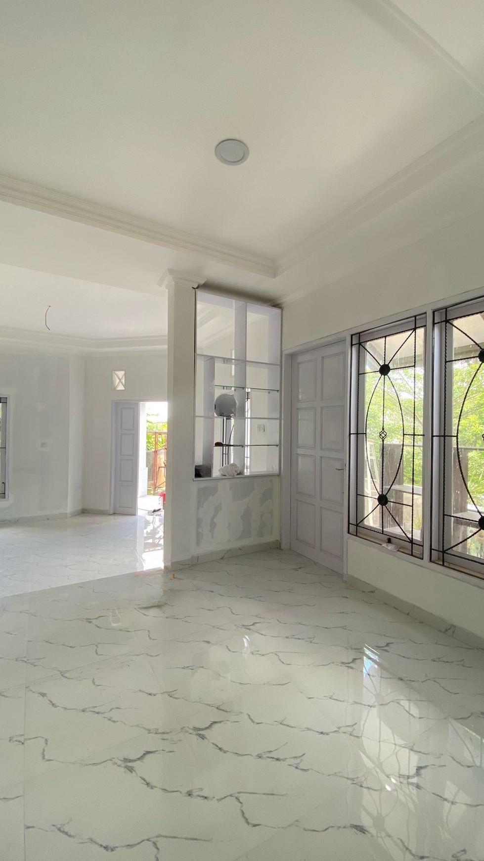 Cinere mega cinere rumah hoek 4KT belakang informa