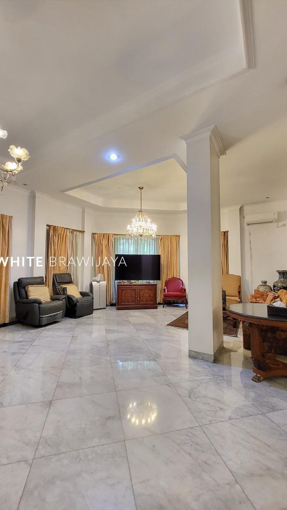 Rumah Siap Huni Lingkungan Tenang Lokasi Strategis Area Kebayoran Baru