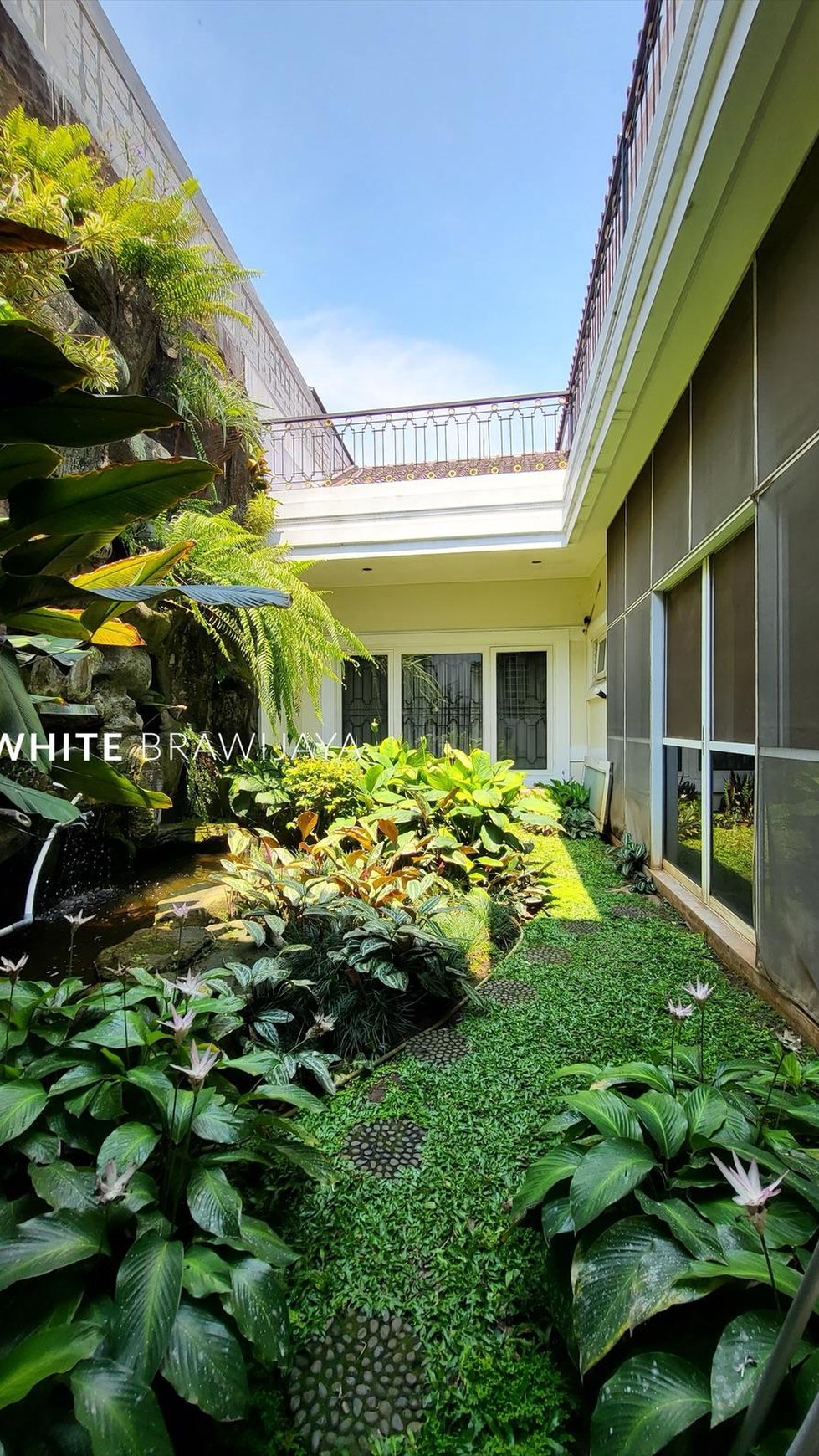 Rumah Siap Huni Lingkungan Tenang Lokasi Strategis Area Kebayoran Baru