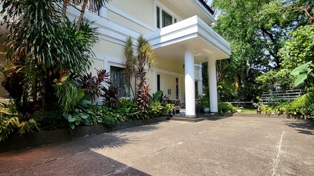 Rumah Siap Huni Lingkungan Tenang Lokasi Strategis Area Kebayoran Baru