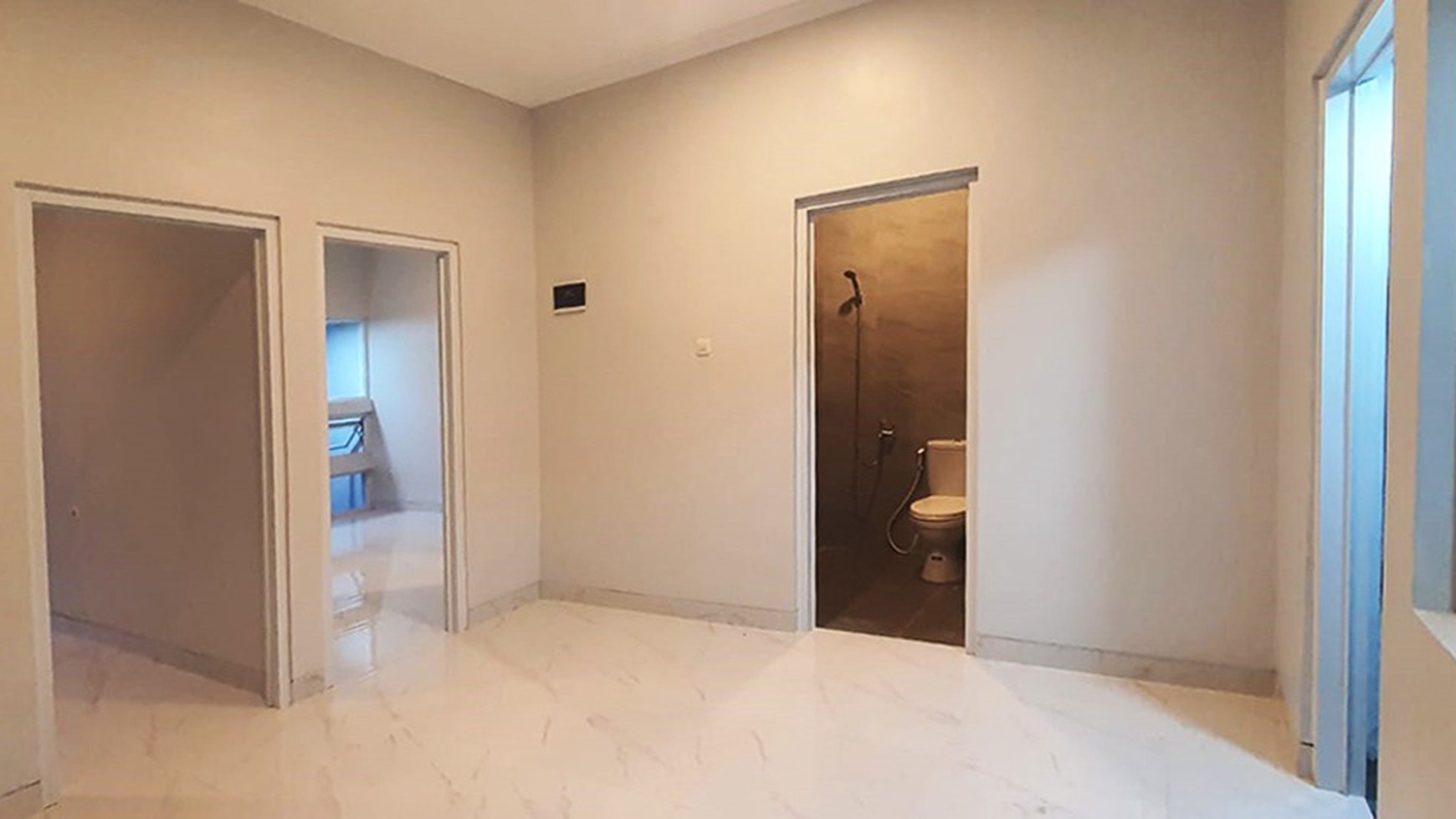 Rumah Ready Siap Huni Dekat Dari Toll JORR, Halte Busway, Stasiun KRL dan MRT