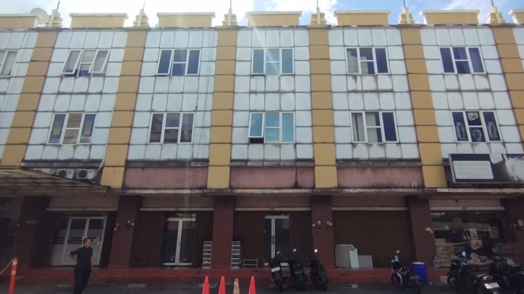 Hanya 1.8 M dijual ruko termurah BU Polll boleh cek ruko sebelah Golden Boulevard BSD City