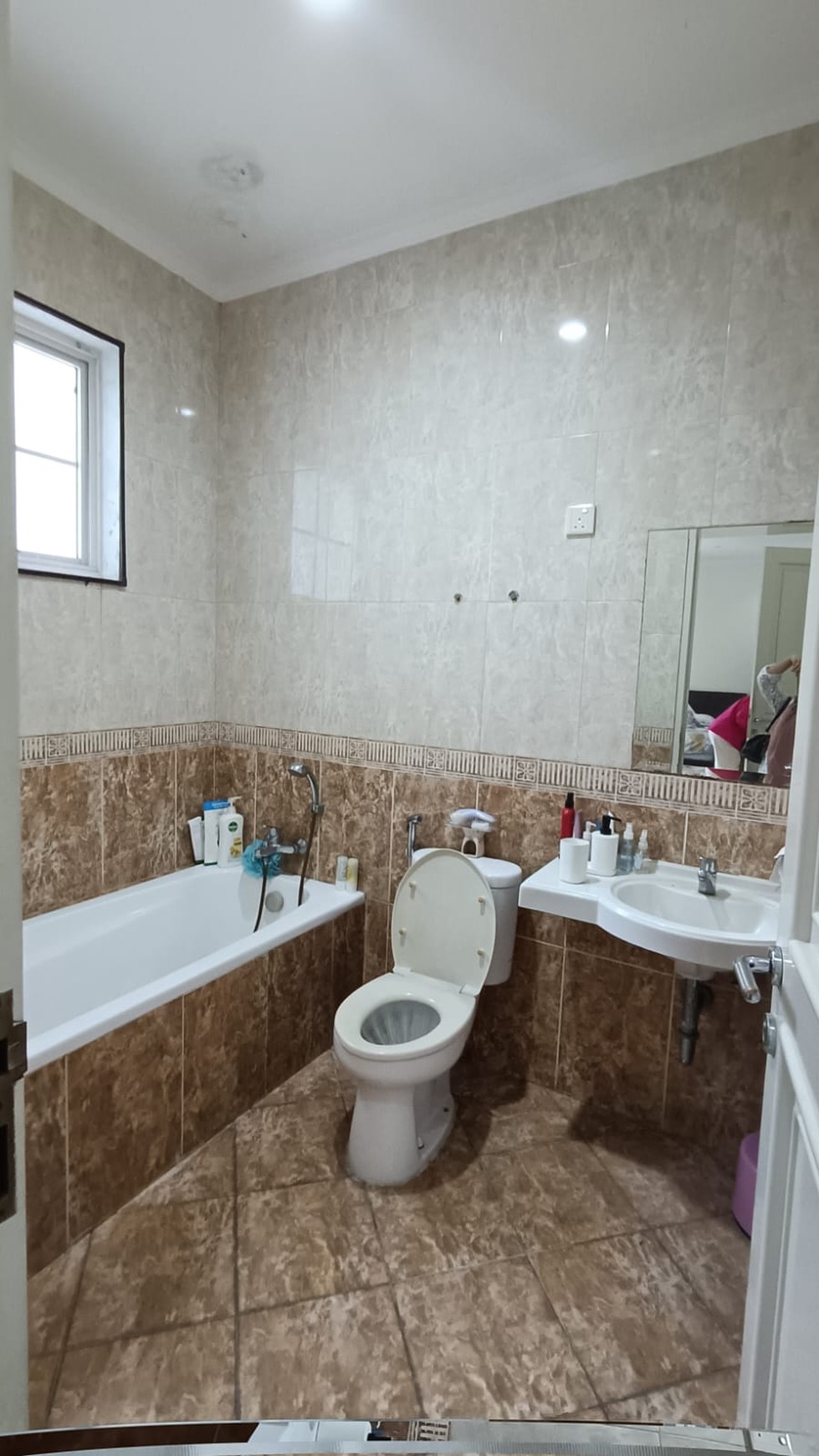 Dijual cepat rumah the green cluster montecarlo bsd city dekat toll in dan out bsd city