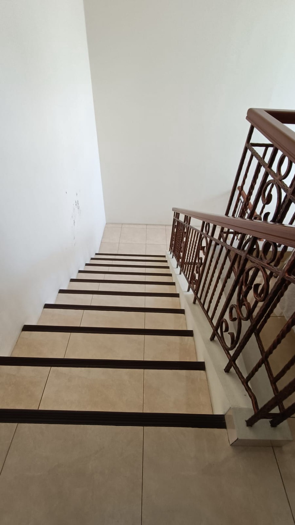 Dijual cepat rumah the green cluster montecarlo bsd city dekat toll in dan out bsd city