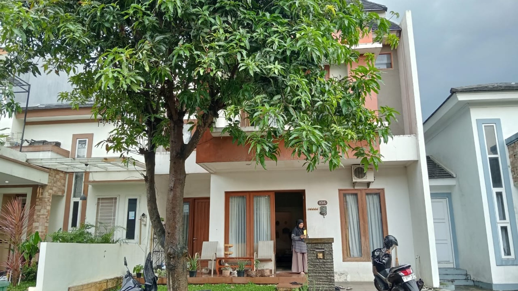 Dijual rumah graha raya cluster valencia 1 pakujaya tangerang selatan strategis siap huni