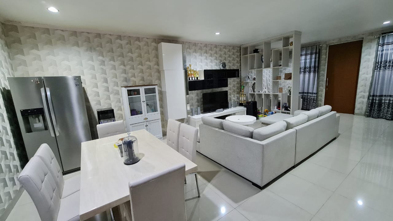 Rumah di Modern Hill Pondok Cabe, Semi Furnished.