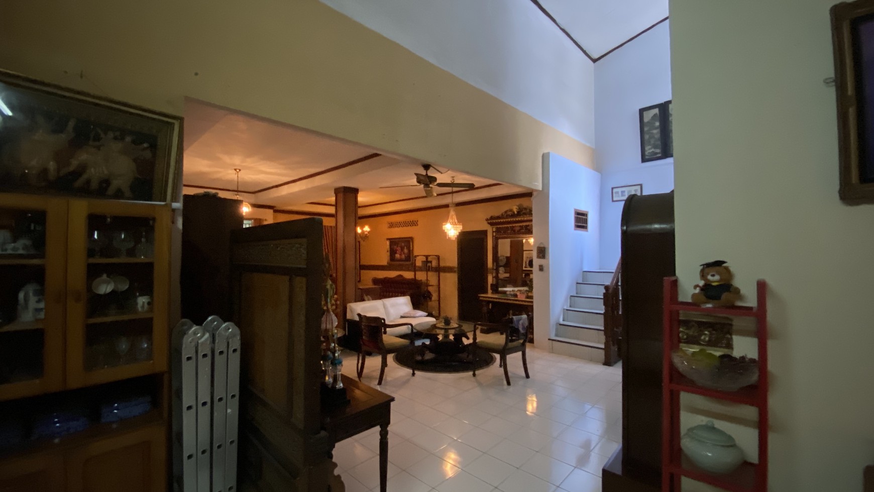 RUMAH COCOK UNTUK USAHA RESTO, KLINIK ATAU KANTOR DI SENOPATI AREA