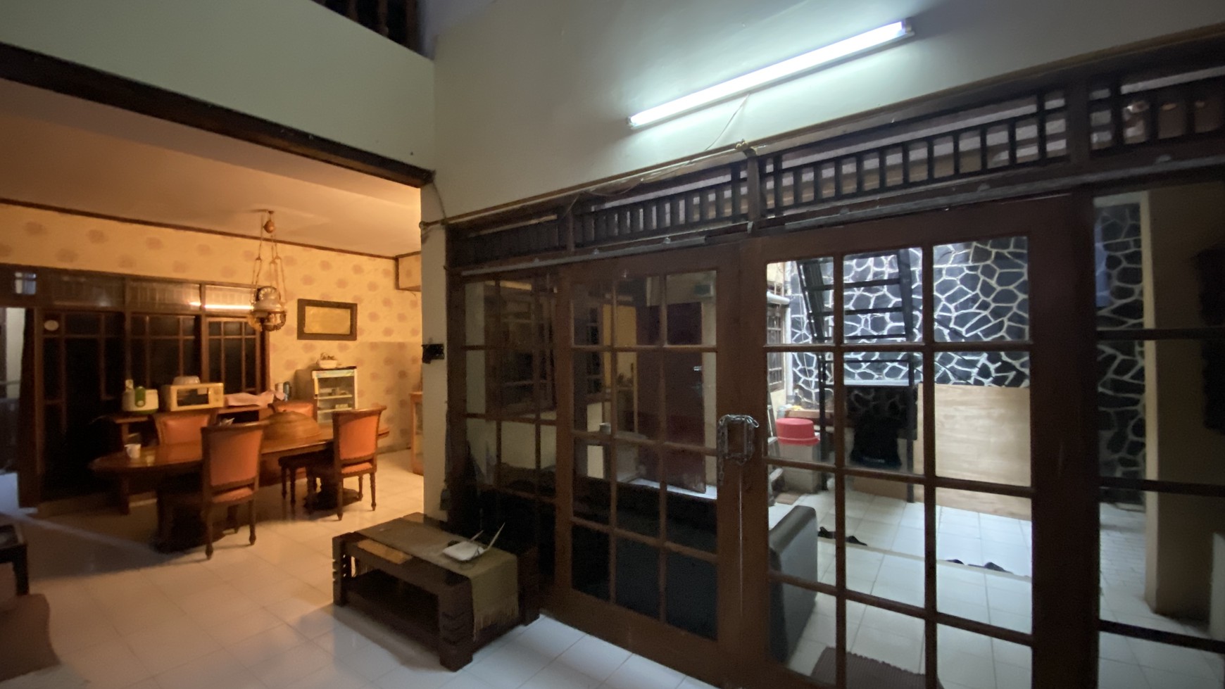 RUMAH COCOK UNTUK USAHA RESTO, KLINIK ATAU KANTOR DI SENOPATI AREA