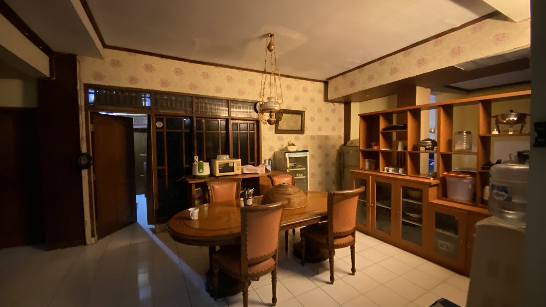RUMAH COCOK UNTUK USAHA RESTO, KLINIK ATAU KANTOR DI SENOPATI AREA