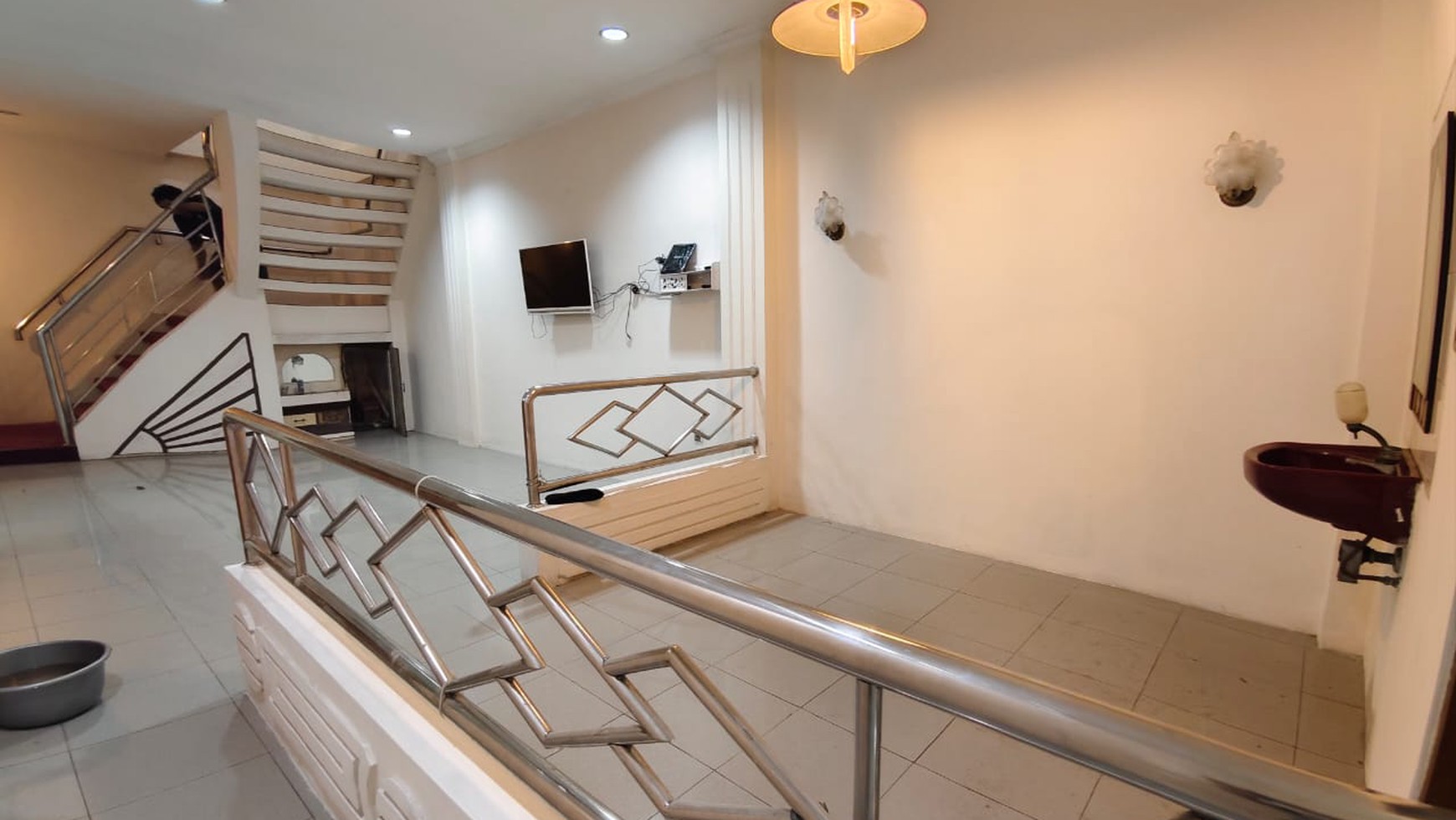 Dijual Rumah Mewah Full Furnish Harga Obral di Waru, Sidoarjo