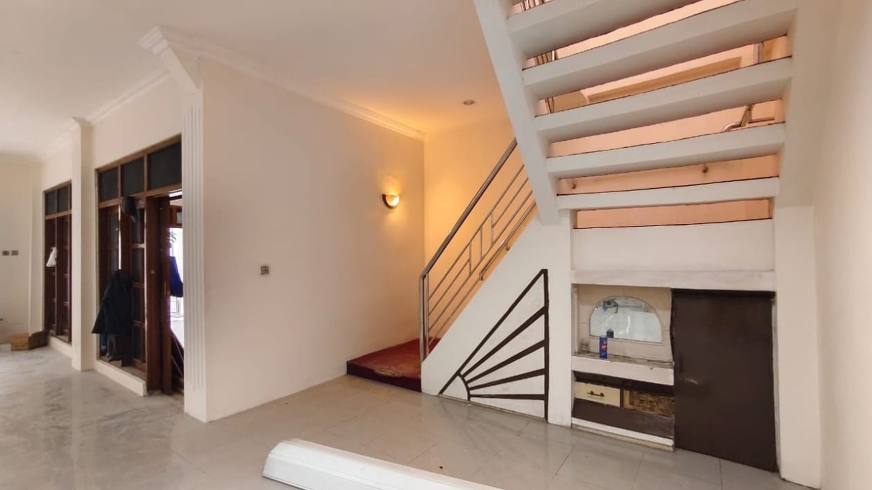 Dijual Rumah Mewah Full Furnish Harga Obral di Waru, Sidoarjo