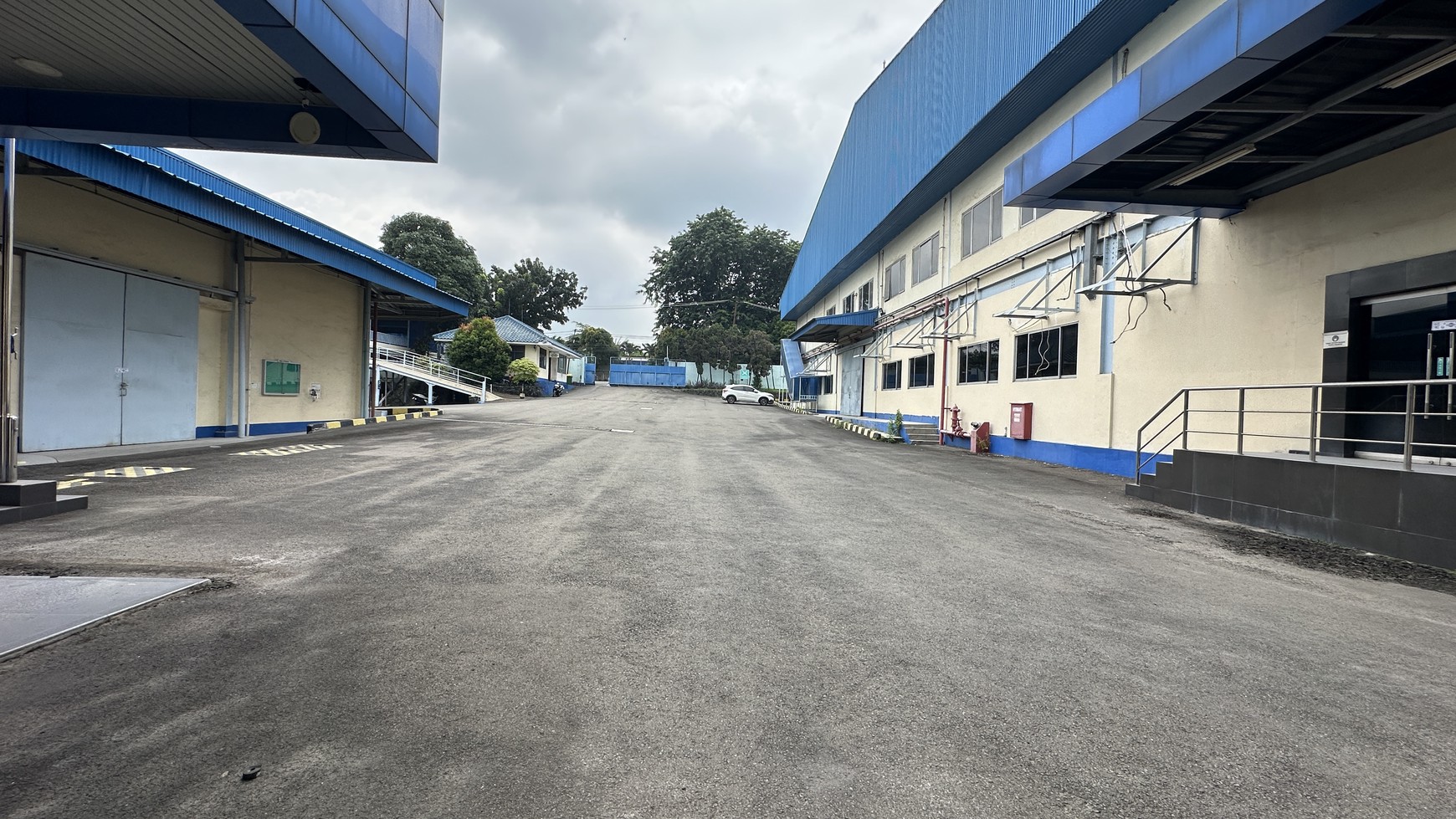 EX Pabrik Lokasi Jl. Mercedes Benz -Wanaherang Gunung Putri Bogor