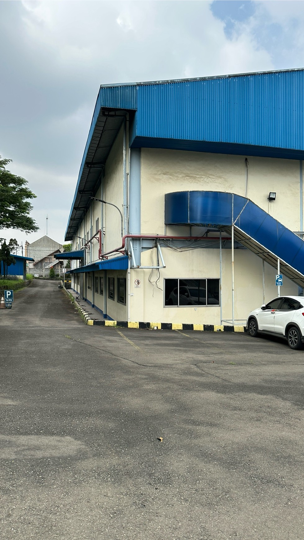 EX Pabrik Lokasi Jl. Mercedes Benz -Wanaherang Gunung Putri Bogor