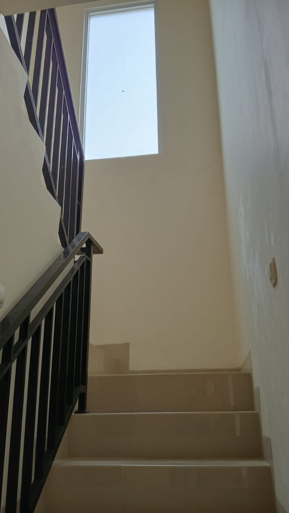 Dijual cepat rumah strategis dekat mall sms sektor 7A gading serpong tangerang selatan