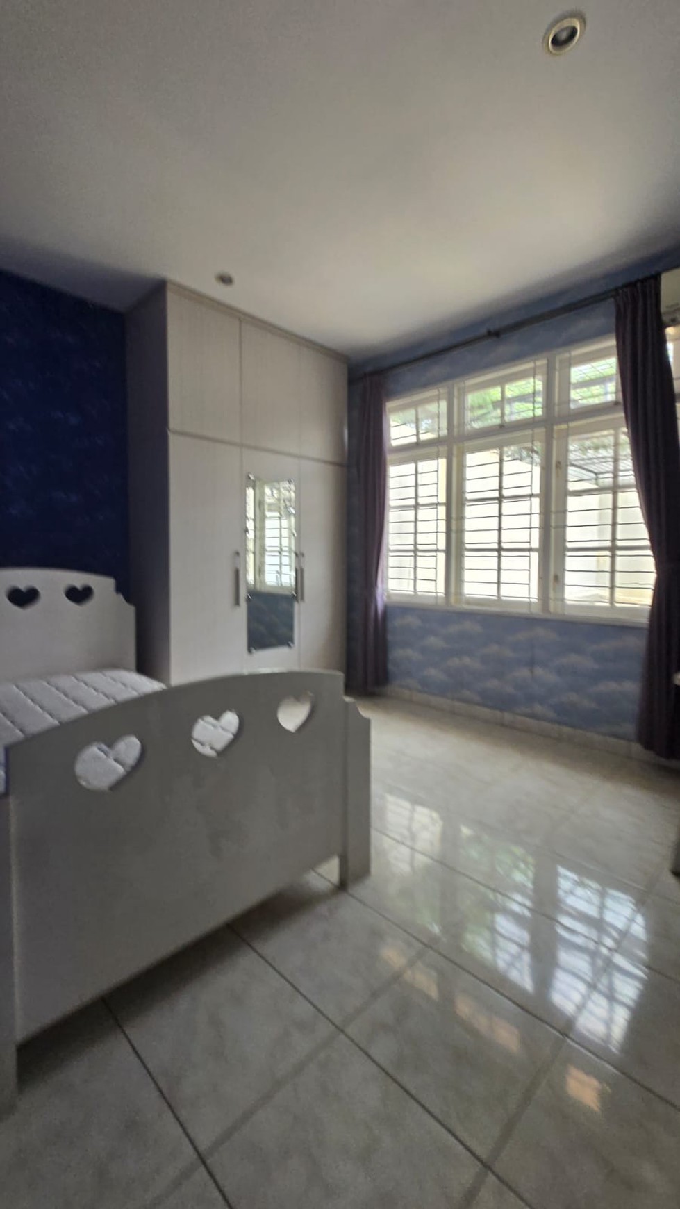 Rumah Luas 300m2 Full Furnished di Pondok Cabe, Sangat Nyaman