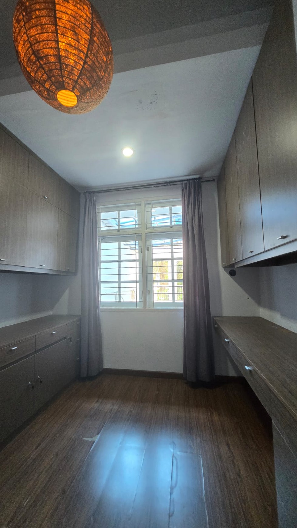 Rumah Luas 300m2 Full Furnished di Pondok Cabe, Sangat Nyaman