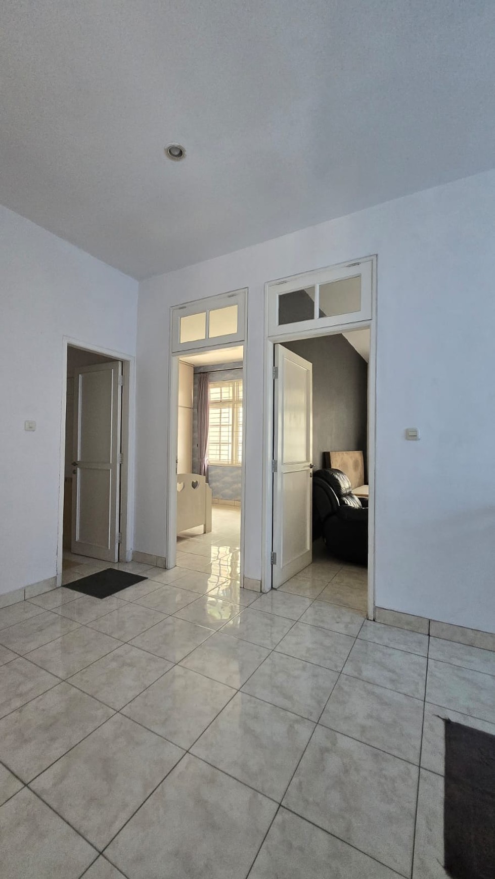 Rumah Luas 300m2 Full Furnished di Pondok Cabe, Sangat Nyaman