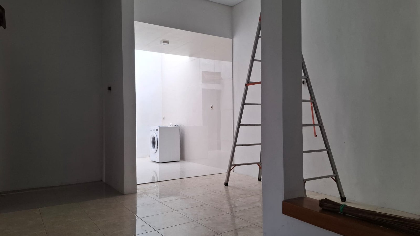 Disewakan Rumah Tinggal 2 lantai dalam Perum Taman Kuantan Mlati Sleman