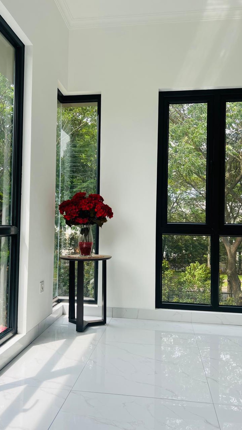 Dijual rumah bsd city vanya park assana hause strategis siap huni