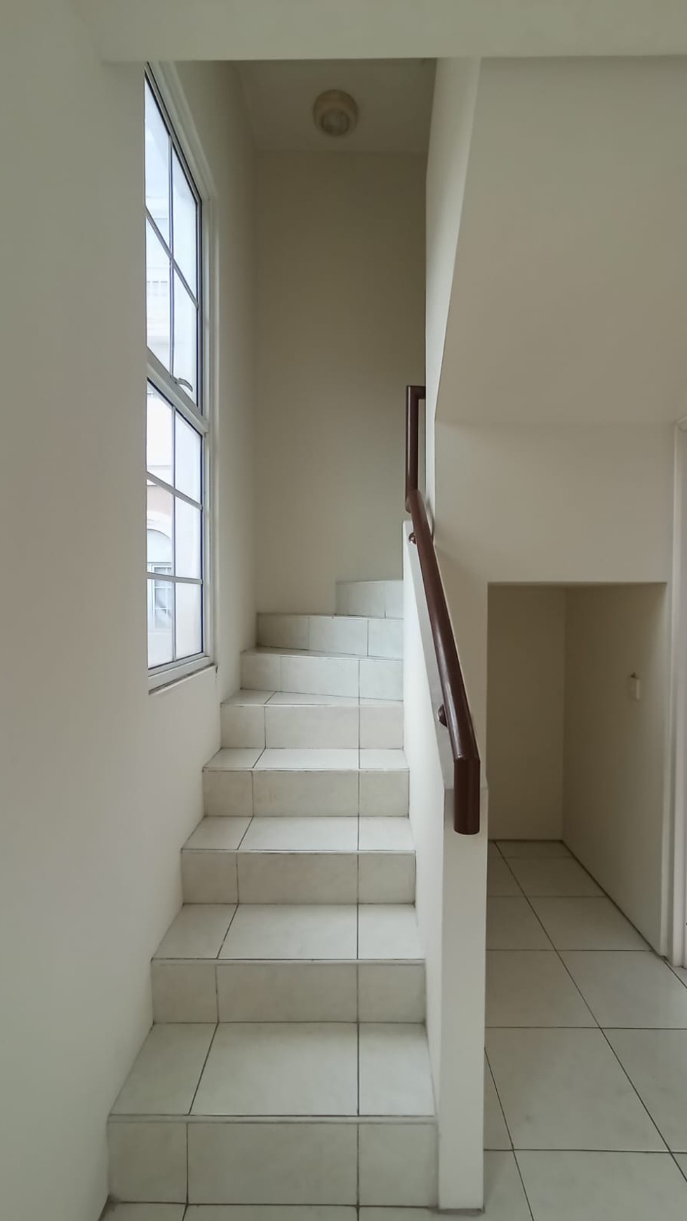 Disewa rumah siap huni vanya park alesha hause bsd city strategis rapih siap huni